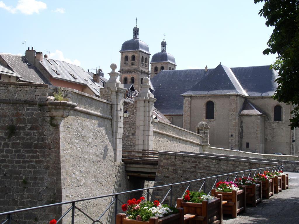 Agriturismo Barba Gust Cesana Torinese Zewnętrze zdjęcie